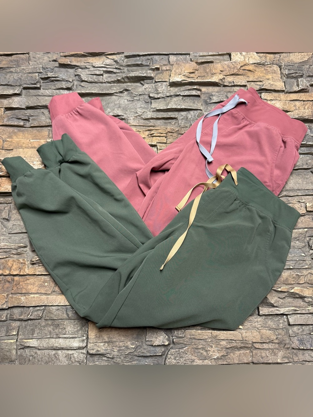 Figs Scrub Pants Lot Of 2 Womens Medium Green Pink Zamora Joggers Nursing Work
